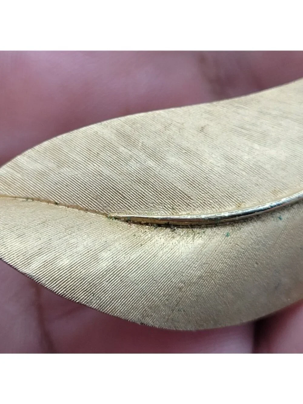 Vintage Crown Trifari Twisted Leaf Brooch Pin Brushed Matte Gold Tone 3.5
